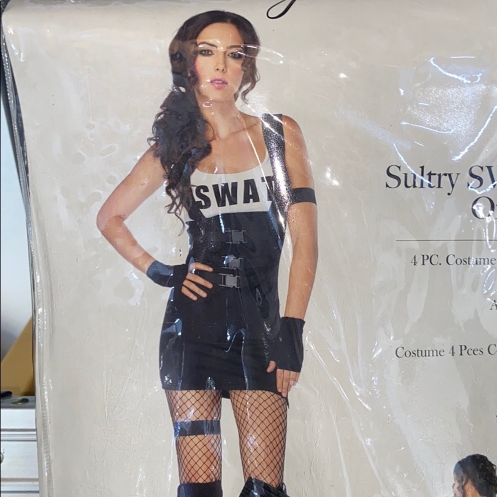 Costume
